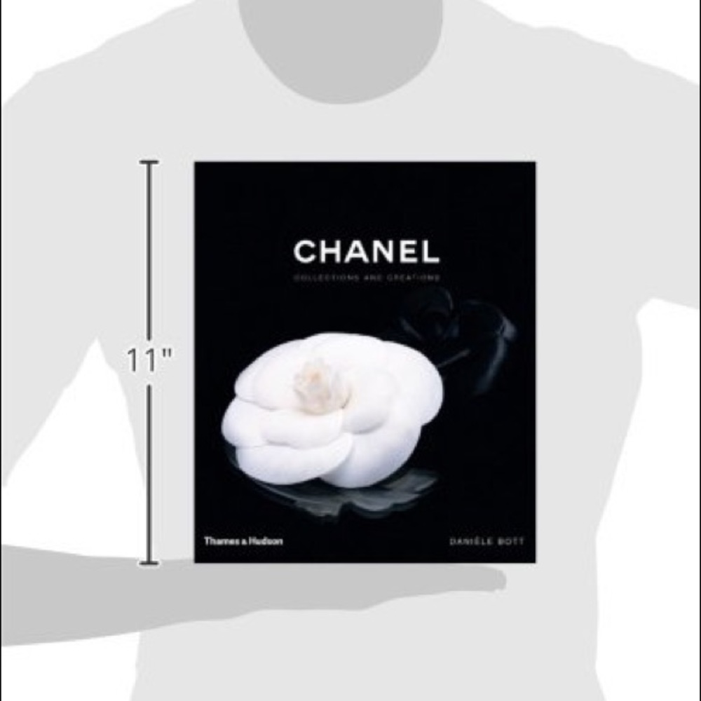 Chanel Book - Picture 4 of 8